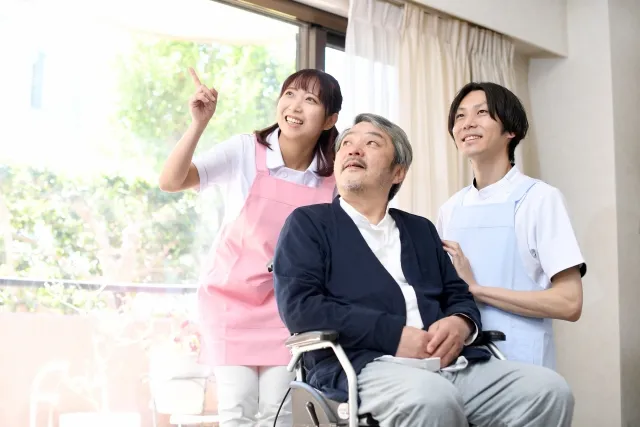 介護転職エージェントが高給与と日勤求人を提案